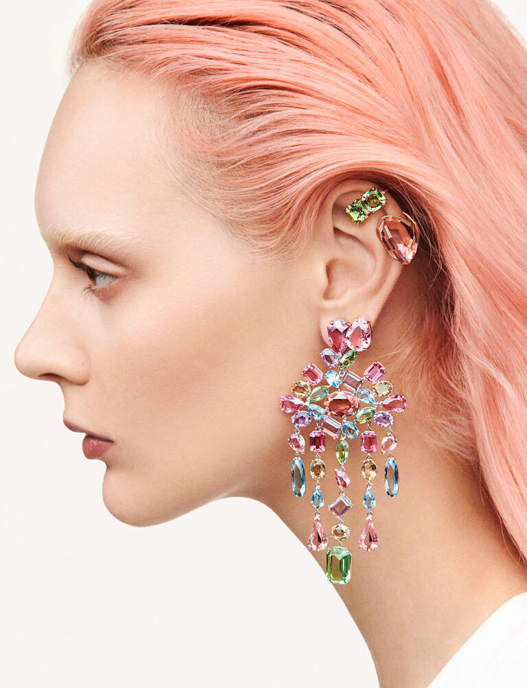 swarovski كيفية التنسيق  حلي الأذنين بلمسة خاصة swarovski كيفية التنسيق  حلي الأذنين بلمسة خاصة