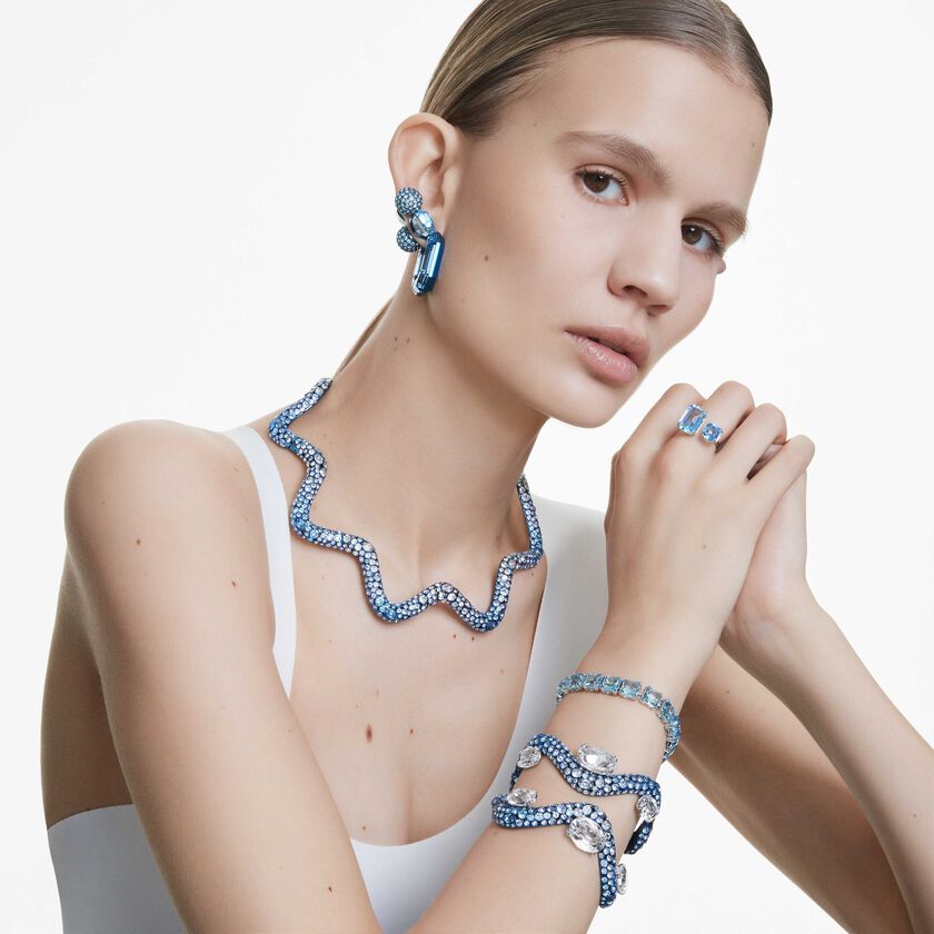 swarovski أقراط حلقية lucent، شكل مثمن، حجم صغير، لون أزرق