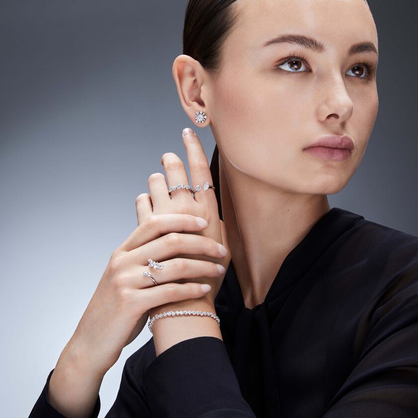 swarovski مفتوح خاتم galaxy، ألماس مُصنع في المختبر إجمالي 1 25 قيراط، أشكال متنوعة، ذهب أبيض عيار 18 قيراط