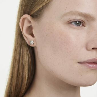swarovski أقراط دبوسية magic، قطع متنوع، ندفة ثلج، لون أبيض، لمسة نهائية من الذهب عيار 18 قيراط