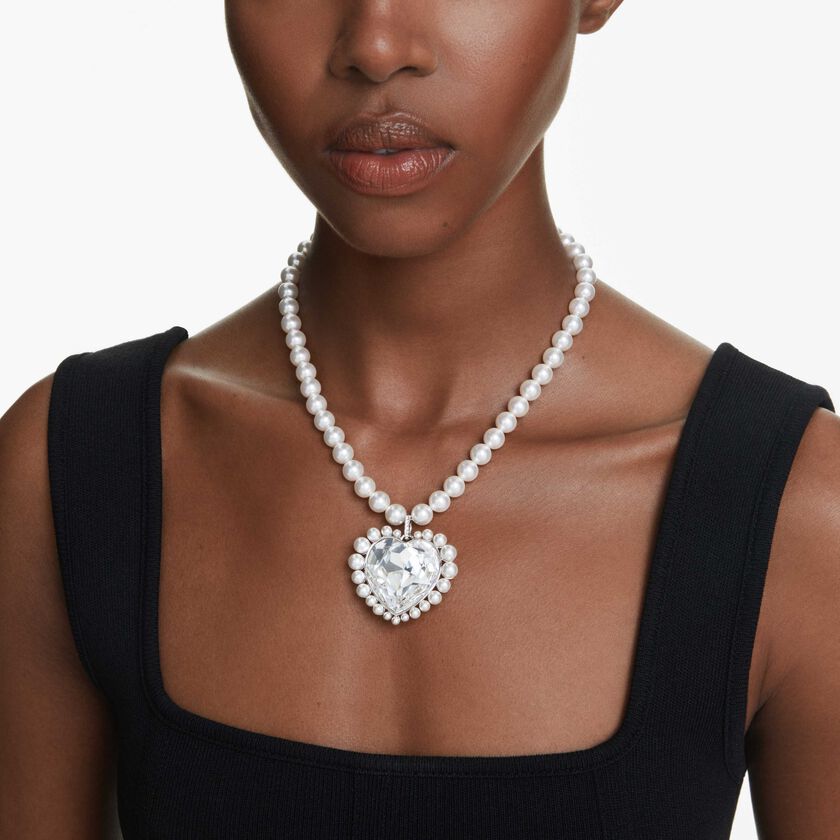 عقد ariana grande x swarovski، لؤلؤة كريستال، قطع على شكل قلب، شكل قلب، لون أبيض، طلاء روديوم