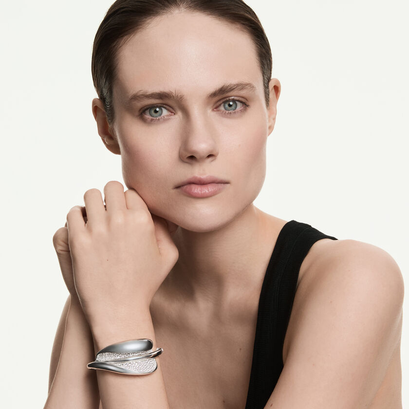 swarovski سوار classica، تصميم مميز، قطع مُستدير، لون أبيض، فضة استرليني