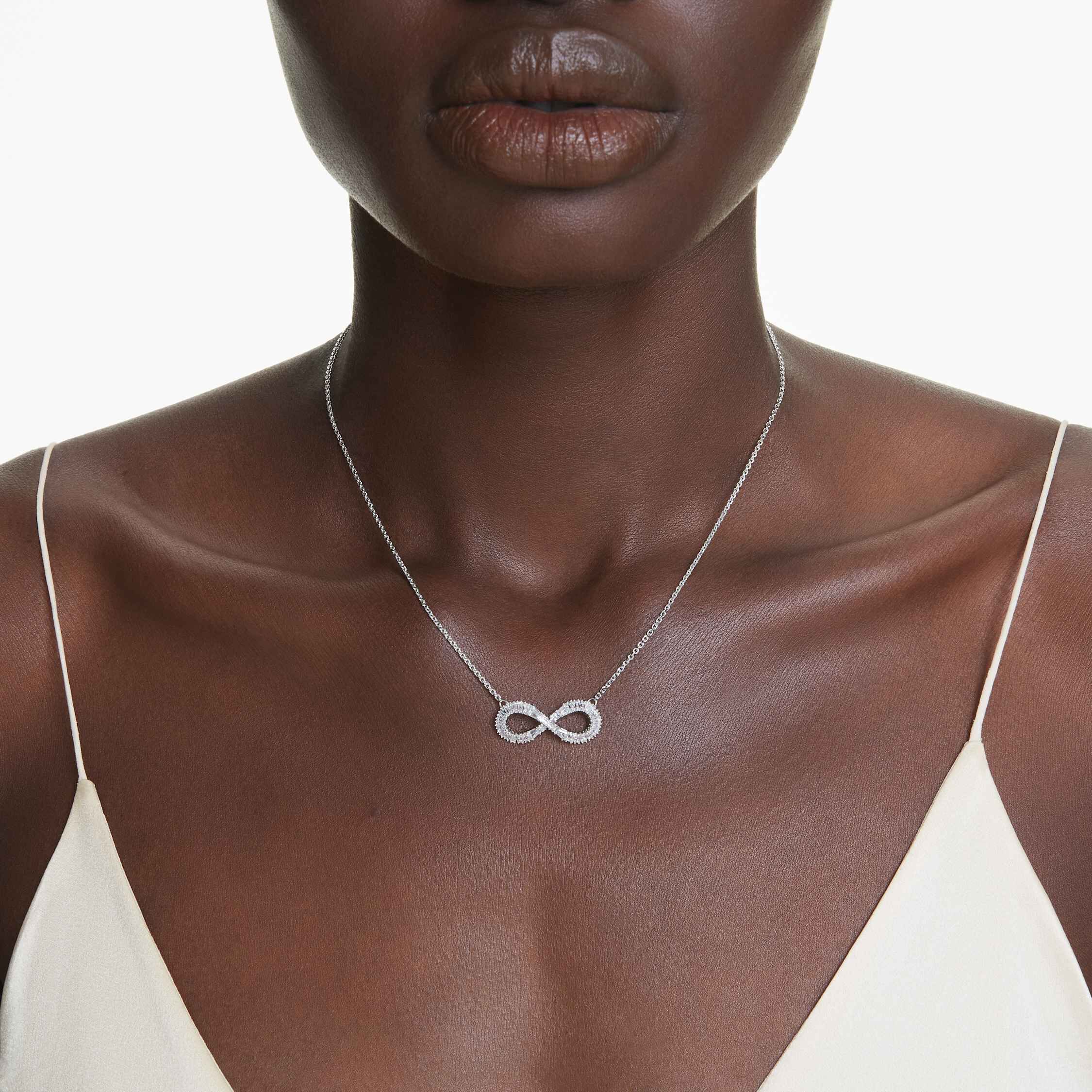 swarovski قلادة hyperbola، شكل إنفينيتي، لون أبيض، طلاء روديوم