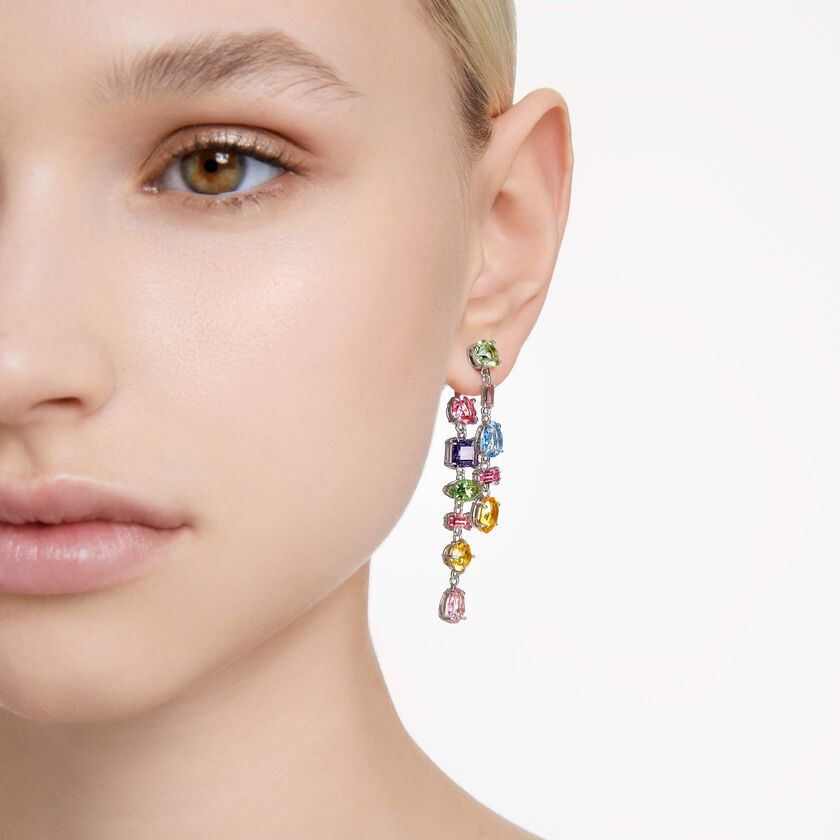 swarovski أقراط متدلية gema، تصميم غير متماثل، قطع متنوع، طويلة، ألوان متعددة، طلاء روديوم
