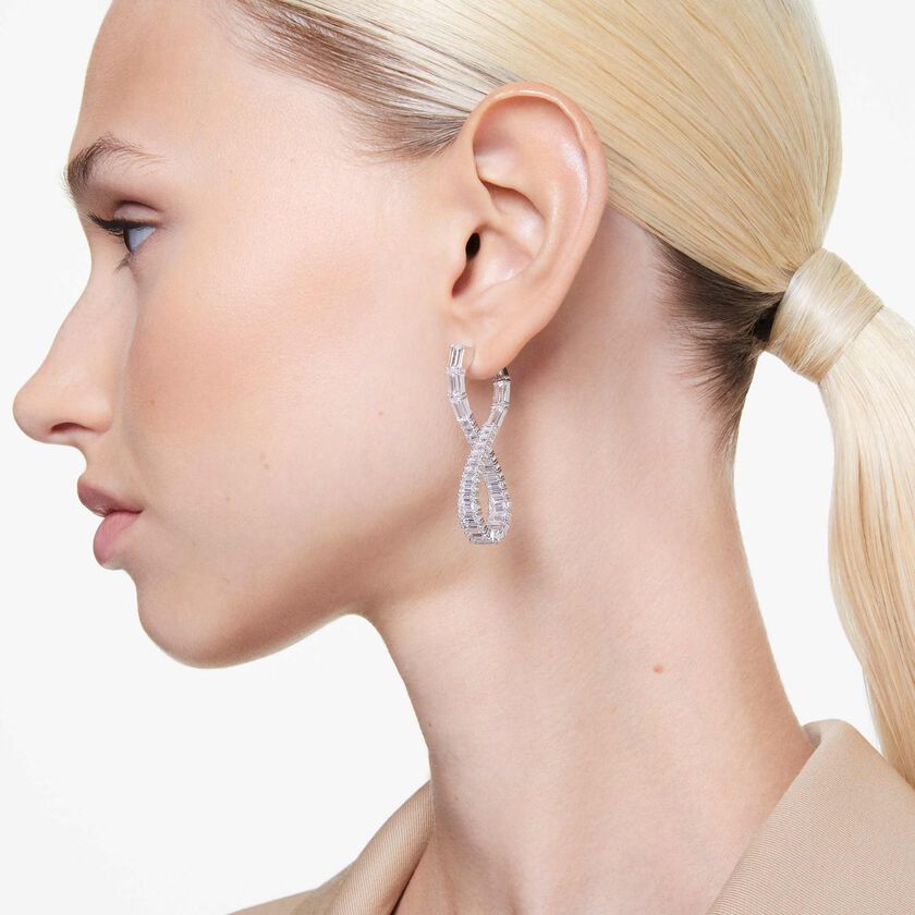 swarovski أقراط متدلية hyperbola، شكل إنفينيتي، لون أبيض، طلاء روديوم