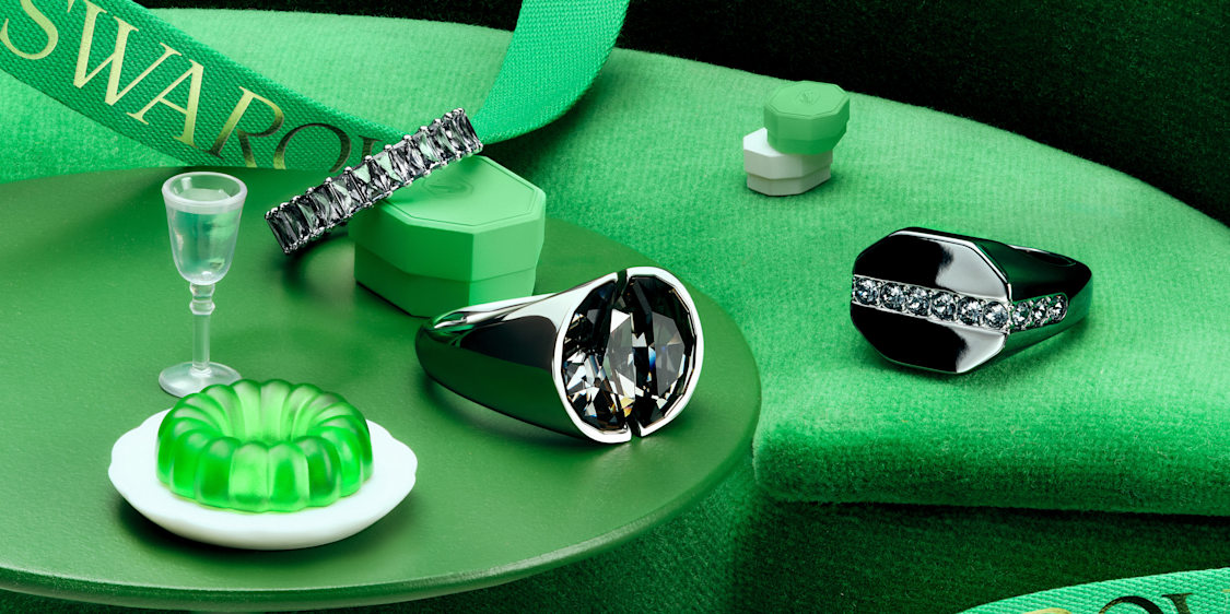 swarovski هدايا له